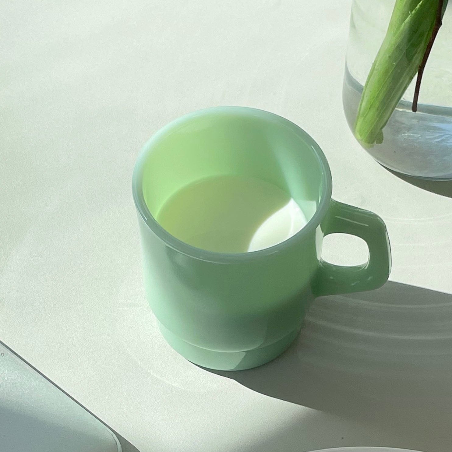 Milk Glass, Mint