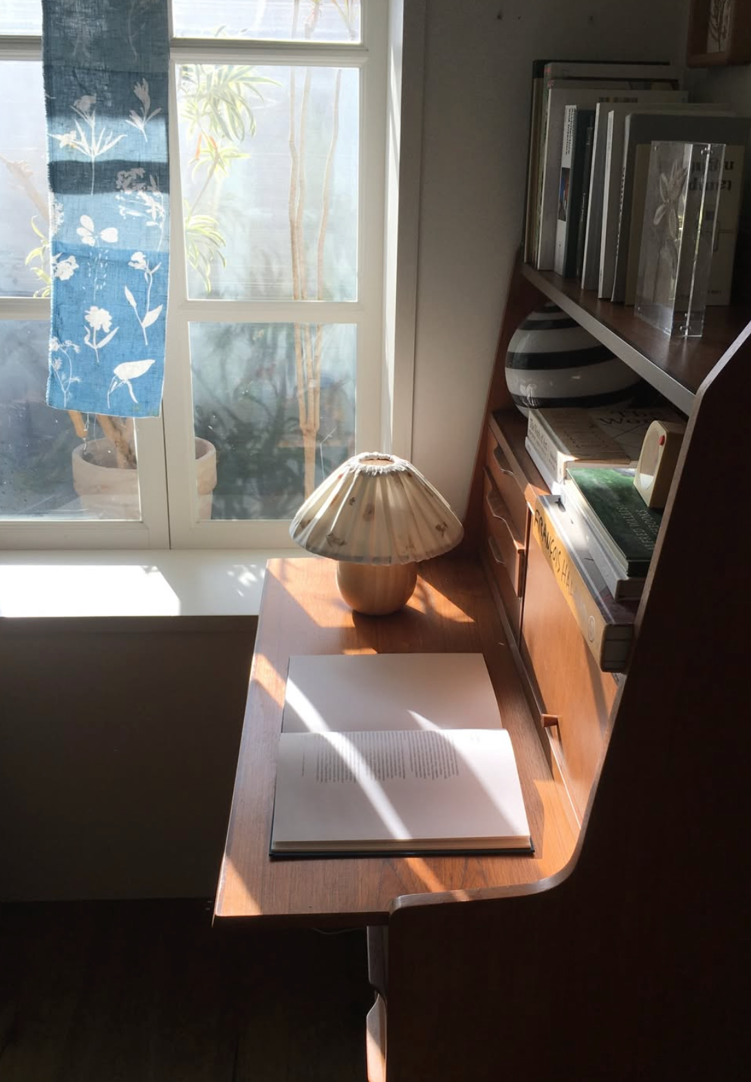 Still Bloom Orb Lamp (Limited)