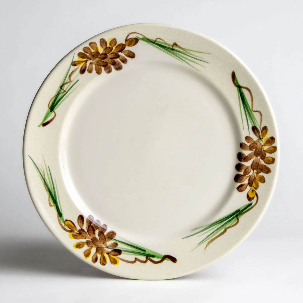 Classic Dinner Plate - Pinecone