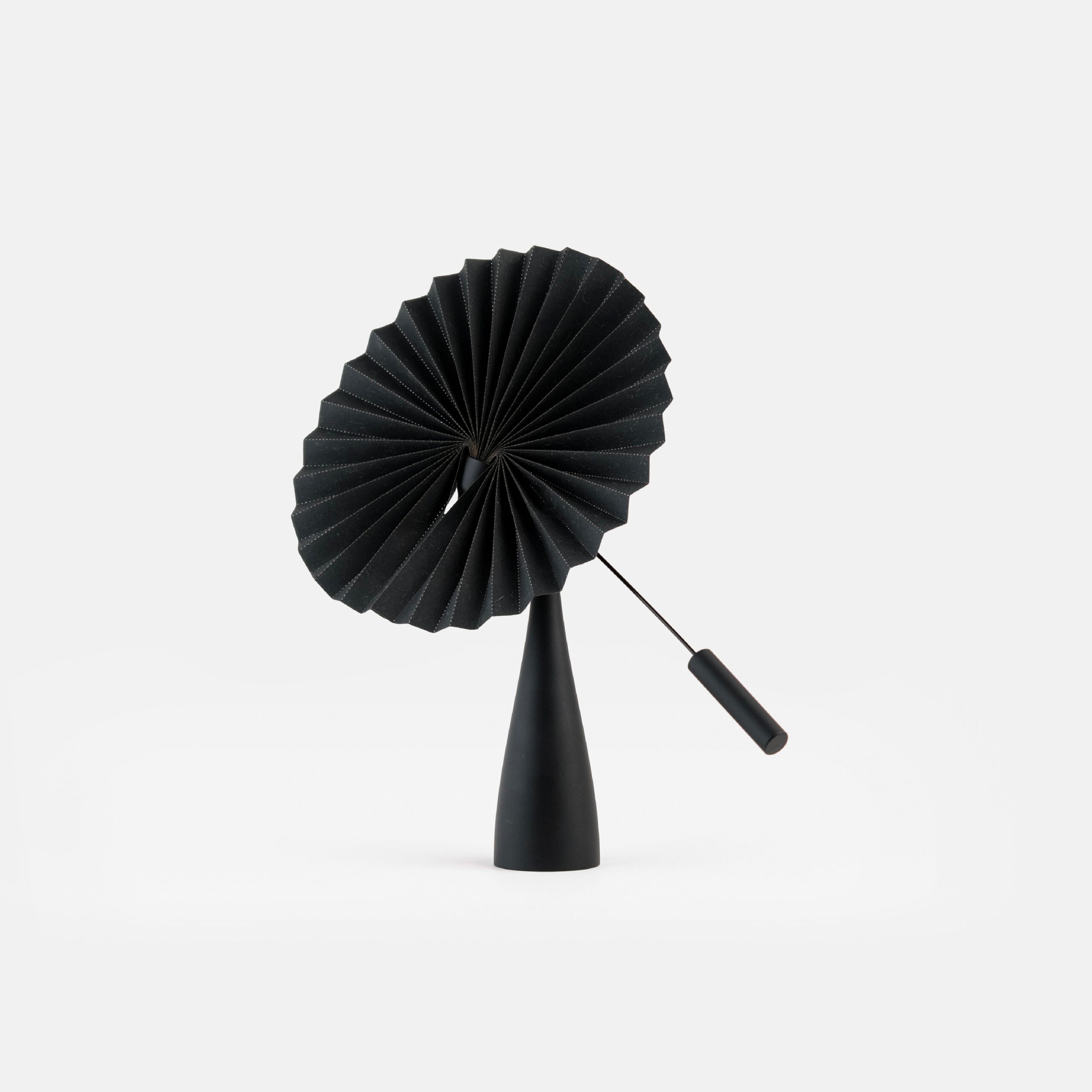 Classic Kami Kinetic Diffuser, Black Daisy – Near & Far
