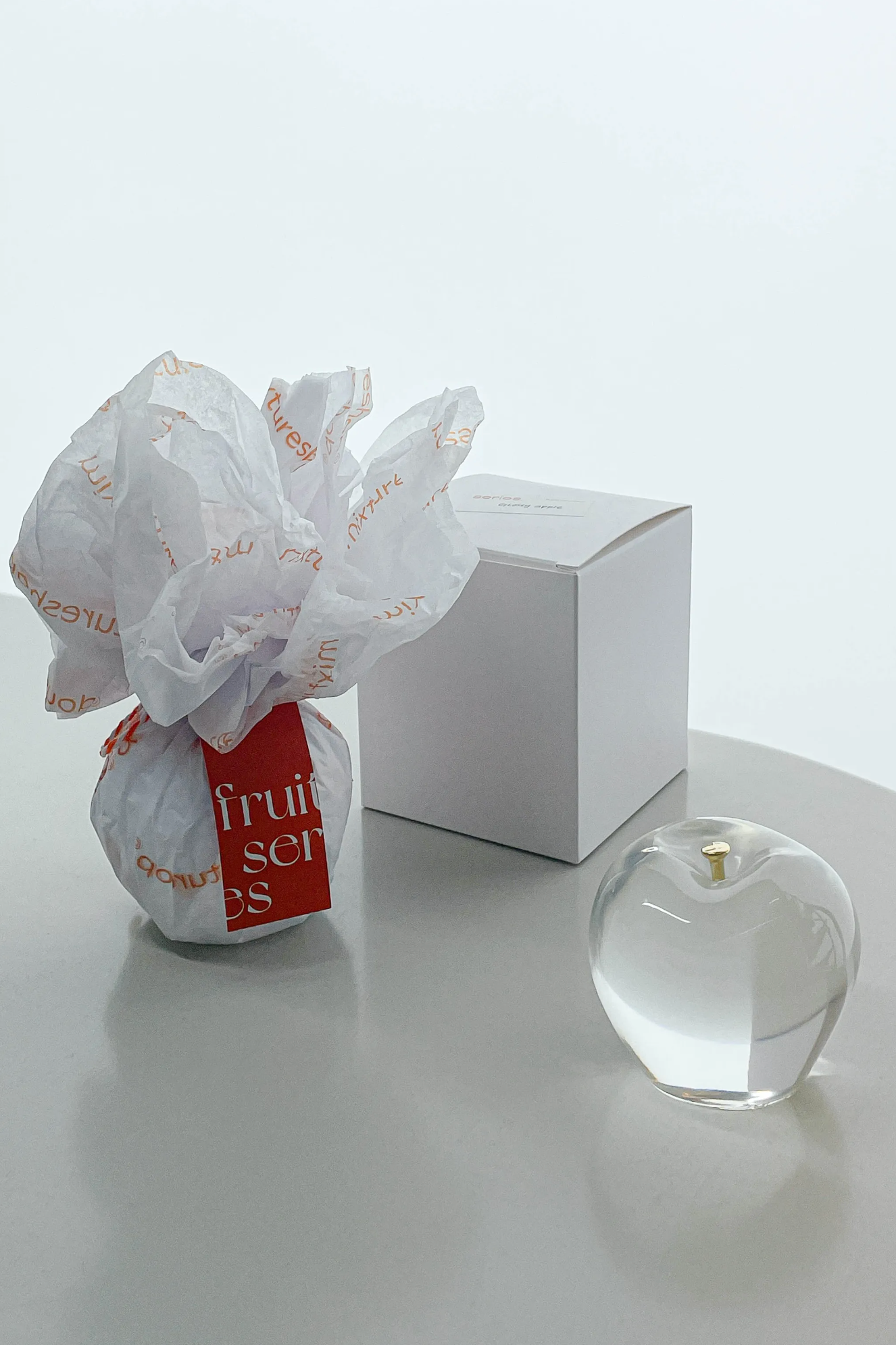 [Mixtureshop] Vintage Apple Paperweight