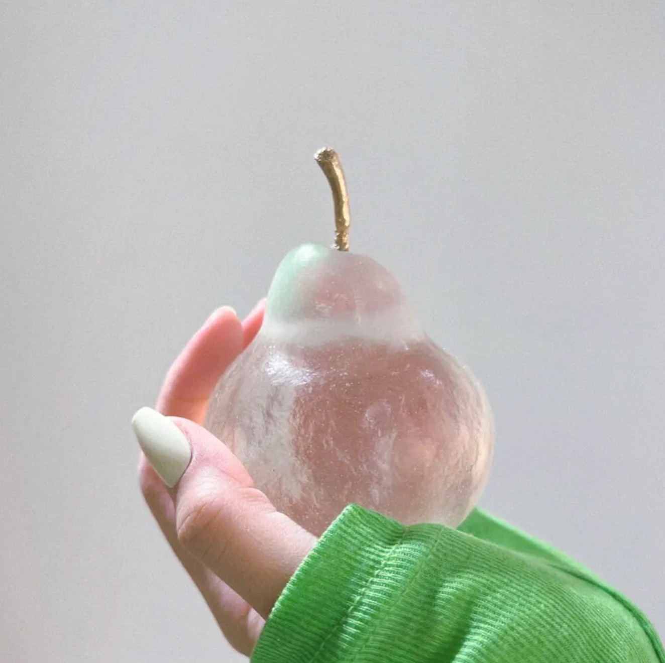 [Mixtureshop] Vintage Pear Paperweight