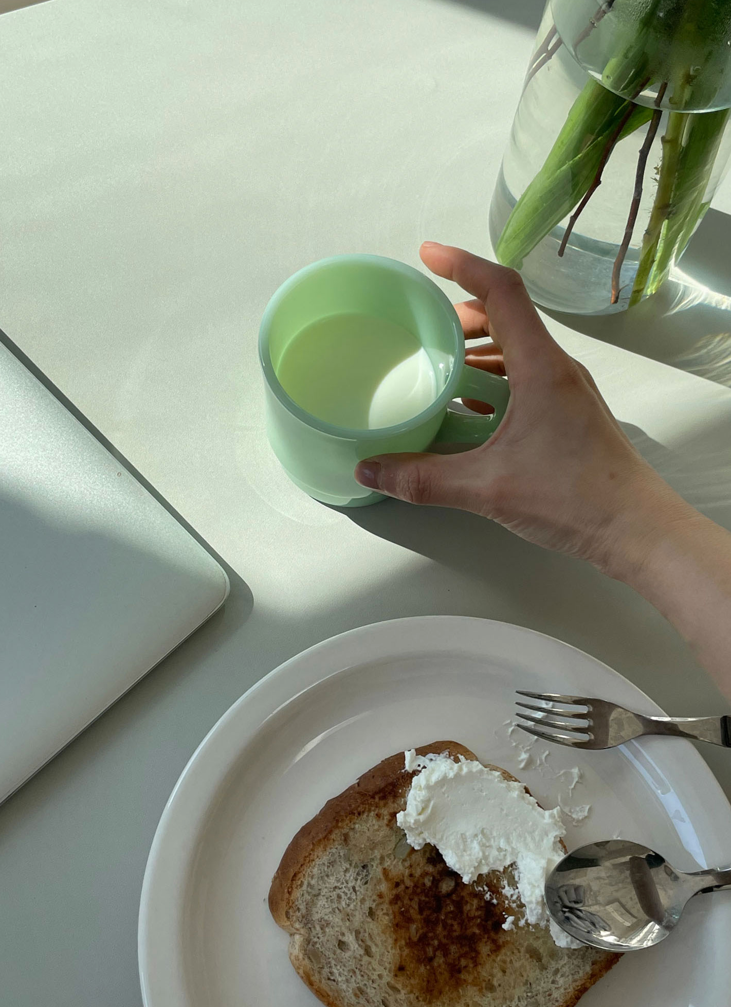 Milk Glass, Mint