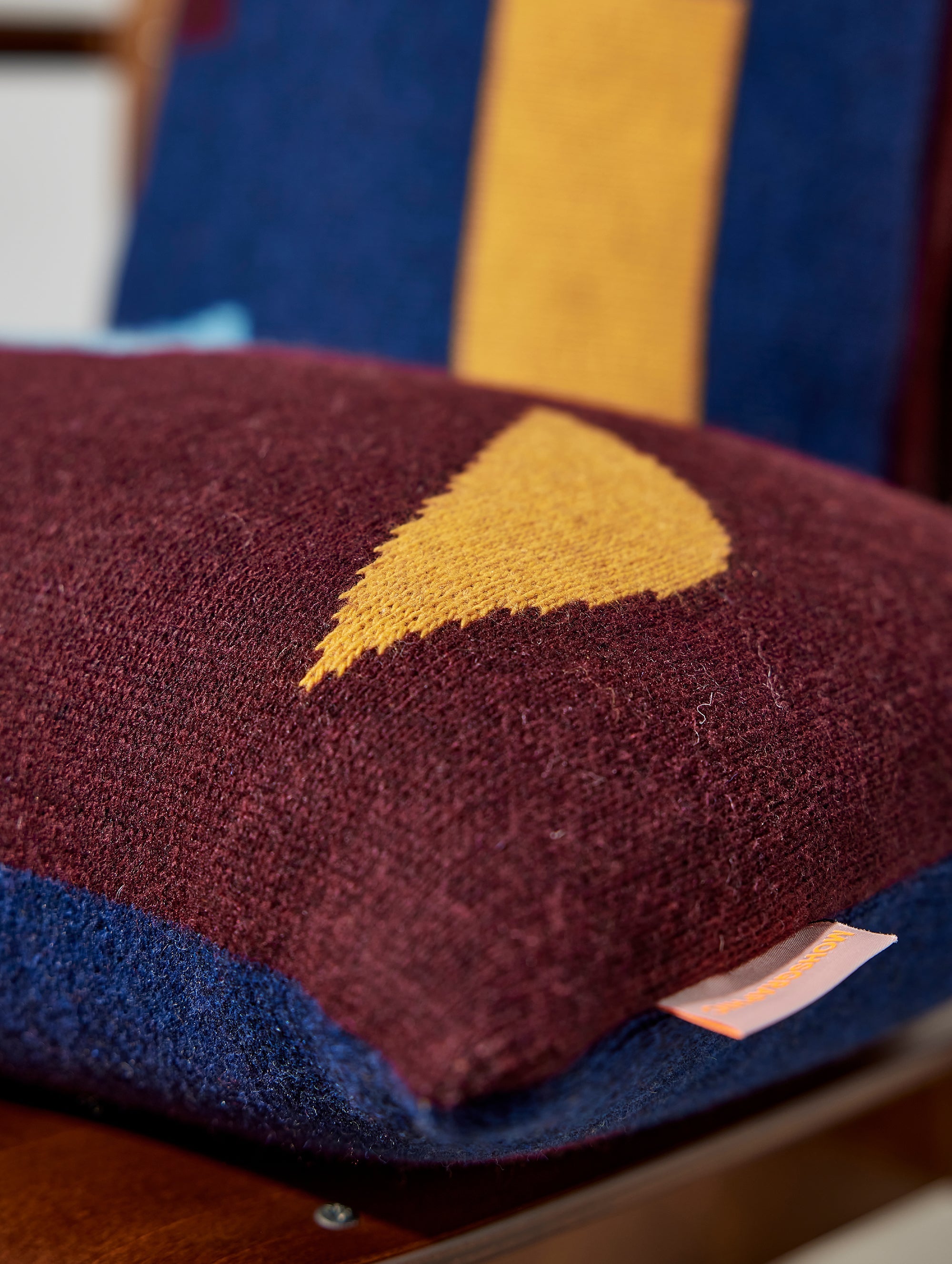 Pieces Knit Cushion