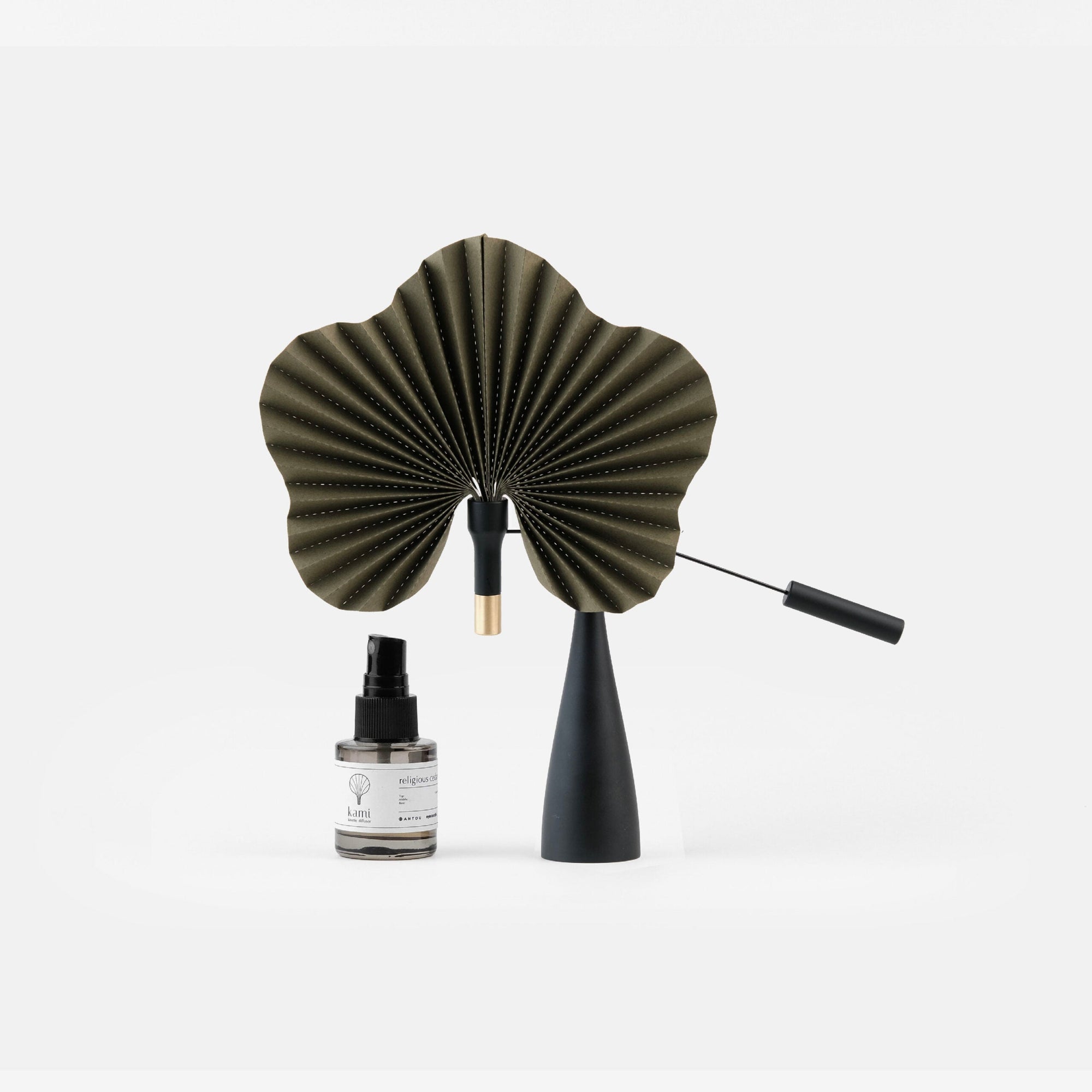 Classic Kami Kinetic Diffuser & Signature Scent Set