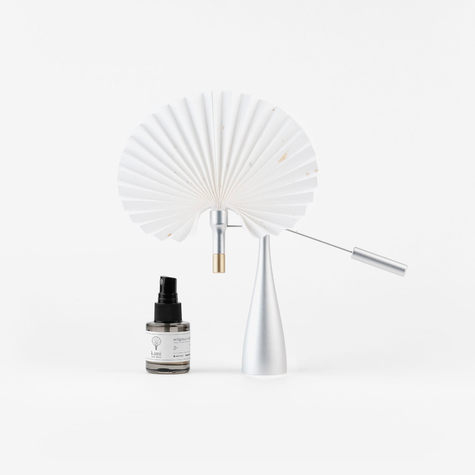 Classic Kami Kinetic Diffuser & Signature Scent Set